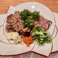 味工房まんま 別館 - 赤牛のたたき　