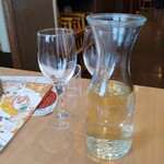ココス - 白ワイン デカンタ 650円