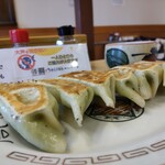 来々軒支店 - 餃子側面
