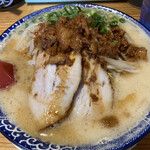 鶴亀堂 - 博多 鬼もりラーメン（890円）