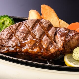 本格的なお肉料理をご堪能いただくべく、多彩な逸品をご用意