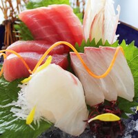 お造り盛合わせ　三種
