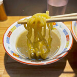 煮干中華 余韻 - 以前の「凝縮煮干つけ麺」に近い濃厚スープ