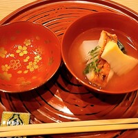 馬車道 大かわ - お椀　蓋裏は桜