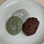 タルタニ餅店 - おはぎ（あんこ）とお餅（よもぎ餅・白餅）