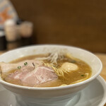 無化調 鶏白湯ラーメン 麺舗 作一 - 侍　鶏白湯淡玉ラーメン（醤油）980円