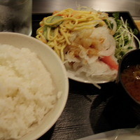 本格肉料理 丸小 - ごはん・サラダ・味噌汁は食べ放題！