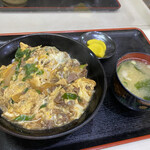 富士 - 単品だとみそ汁が付きますが、うどん/蕎麦と一緒に注文するとみそ汁はつきません