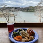 ラーゴム - 料理写真:宮沢湖が見える席がおすすめ