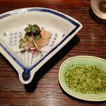 鈴田式 - 北海道の牡丹海老 上に燻したキャビア