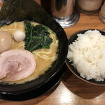 Machida Shouten - 味玉ラーメン+ライス