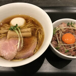 らぁ麺やまぐち - 味玉鶏そば+ローストポーク丼