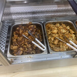 飯場めし - 右:ホルモン　左:牛