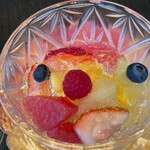 なだ万 - 季節の果物 コアントローゼリー