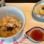 なだ万 - 鯛飯釜炊き 木の芽　いくら醤油漬け　香の物盛り合せ