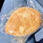 パン工房アンジュール - 辛口カレーパン　151円