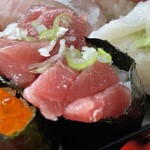 寿司一代 - 『生寿司お好み10貫』のネギトロ