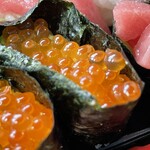 寿司一代 - 『生寿司お好み10貫』のいくら