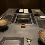 北海道焼肉 北うし - テーブル