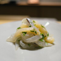 ひがしやま 司 - たいらぎとサヨリと木の芽をあえて。