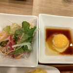 スーパーホテル - サラダ、生玉子