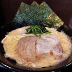 Yokohama Iekei Ramen Zenkiya - ラーメン醤油