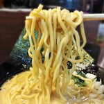 Yokohama Iekei Ramen Zenkiya - ラーメン醤油　麺リフト