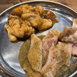 キンキン麦酒とプリッと小腸 近江牛畜産あさひ - アカセン、コリコリ