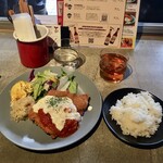 SCHMATZ - チキンシュニッツェルパルミジャーナ1,000円