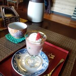 陽なたぼっこ - イチゴのレアチーズケーキ