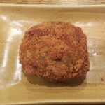 ディオ - 黒カレーコロッケ (税抜)47円 (2022.03.31)