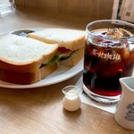 珈琲館 - たっぷり野菜のハムチーズサンドイッチ