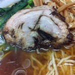 Ramen Kyaraban - 自家製チャーシューは相変わらず柔らかくて美味しいねぇ～♪