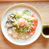 和久里のごはんや おくどさん - 料理写真:地魚の刺身盛り香味野菜添え　1500円（税込）