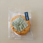 あられ　みどり屋 - おぼろ昆布せんべい 80円