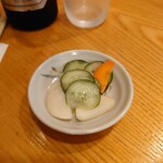 やぶ善 - 彩りも良い糠漬け。