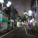 やぶ善 - お店を出て右、初台駅方面。