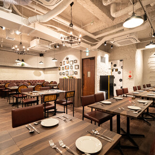 店内のおしゃれな内装は雰囲気バツグン♪