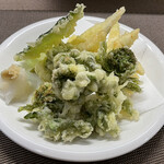 食彩厨房 甚兵衛 - さよりと蕗の薹天ぷら