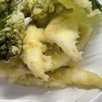 食彩厨房 甚兵衛 - さよりと蕗の薹天ぷら
