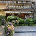 シェフ・アサヤマ - 店舗外観