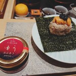 鮨 由う - 港区巻きに乗っている自家製キャビア