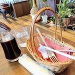 トマト - 13時までの入店でドリンクサービス