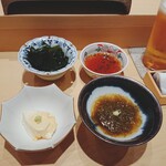 鮨 由う - 嶺岡豆腐・モズク酢・ワカメ