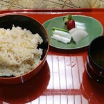 強羅 花壇 - 新生姜ご飯、赤味噌仕立て