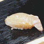 まんてん鮨 - ヒラメの昆布締め