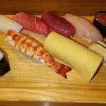 Yoshinozushi Honten - 握り