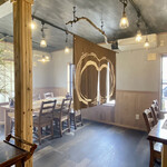 町田 うなぎ流木 - 内観
曇って見えるのは鰻を焼いている煙です(⌒-⌒; )