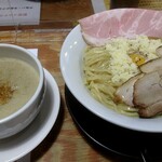 Ganko Men - 燻製油薫る 濃厚 冷たいカルボナーラつけ麺1200円