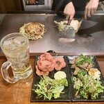 Okonomiyaki Junia - 花ソーセージ / 一夜干しホルモン